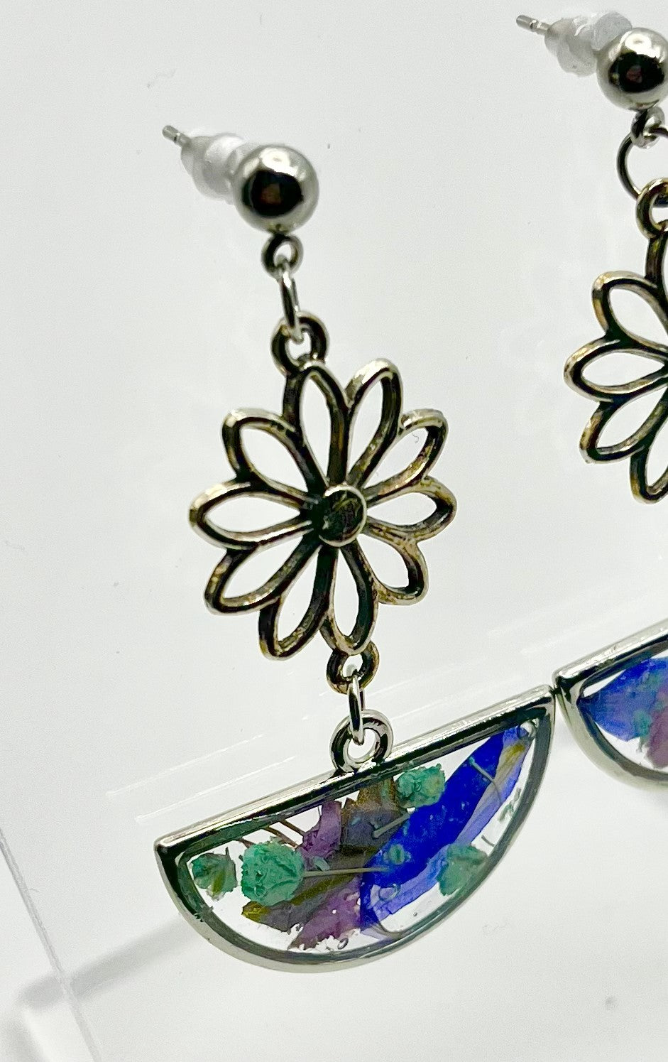 GARDEN OF DAISIES Earrings